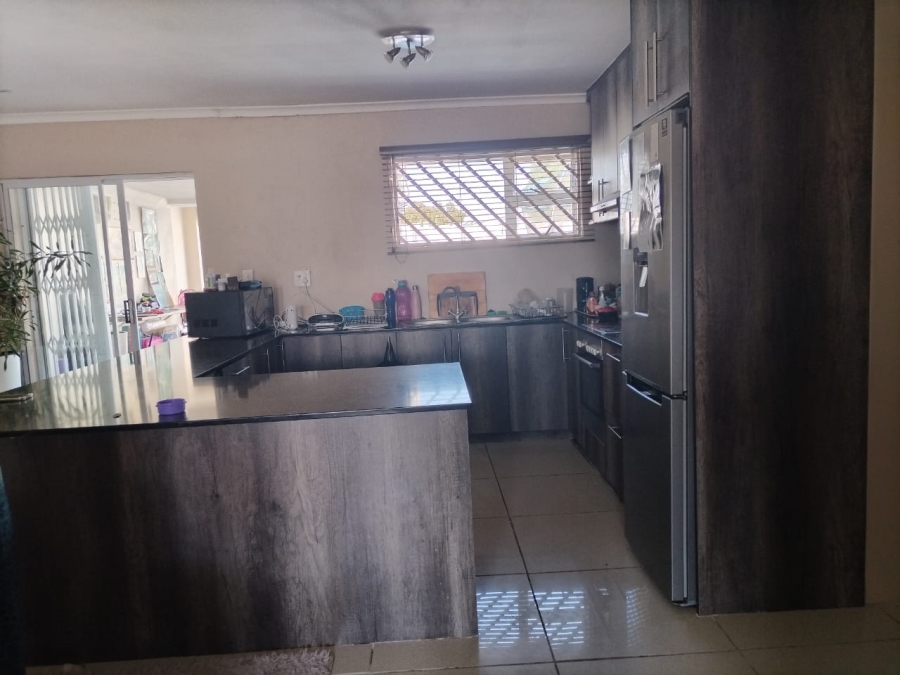 To Let 2 Bedroom Property for Rent in Sanddrift Western Cape